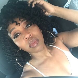 Meet your Posher, Mina